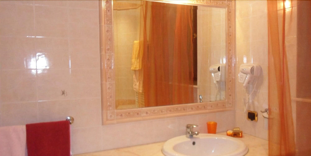 Bathroom 4, Del Corso, Napoli