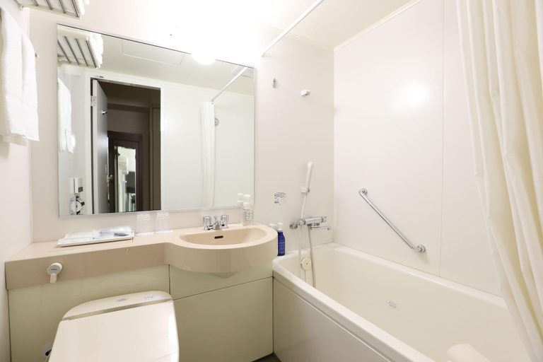 Bathroom 5, Hotel Hokke Club Osaka, Osaka