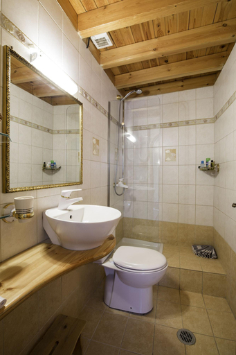 Bathroom 4, Camelot, South Aegean
