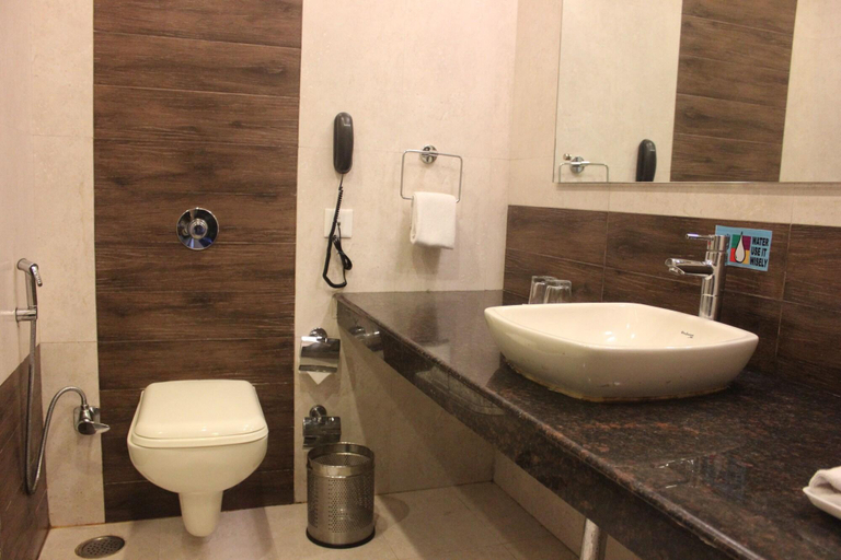 Bathroom 5, The Oasis Mussoorie member of Radisson Individuals, Dehradun