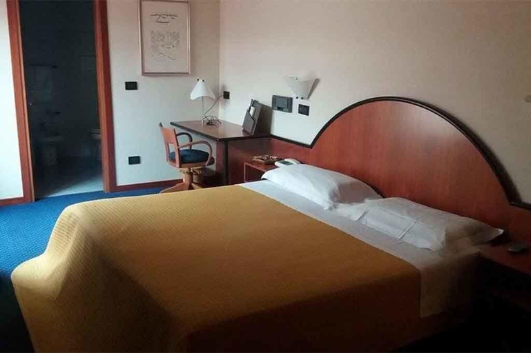 Bedroom 3, Rechigi Hotel, Mantua