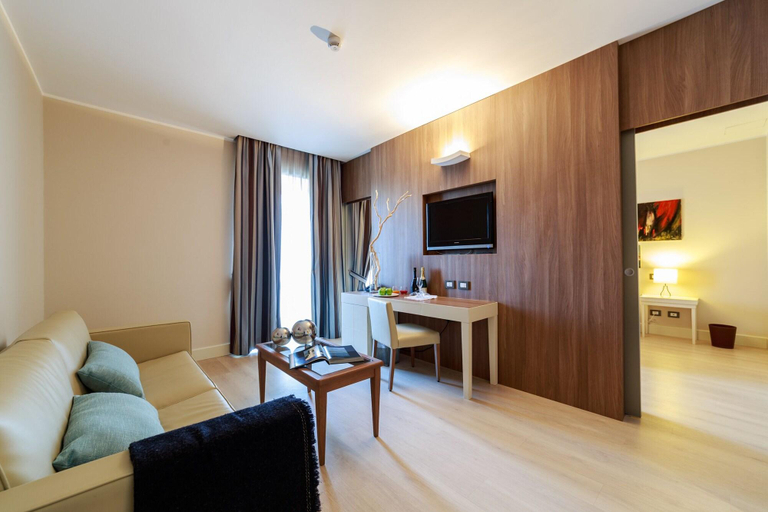 Bedroom 3, Mirasole, Latina