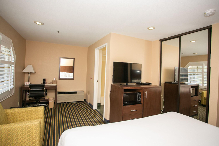 Bedroom 5, Travel Inn, Santa Clara
