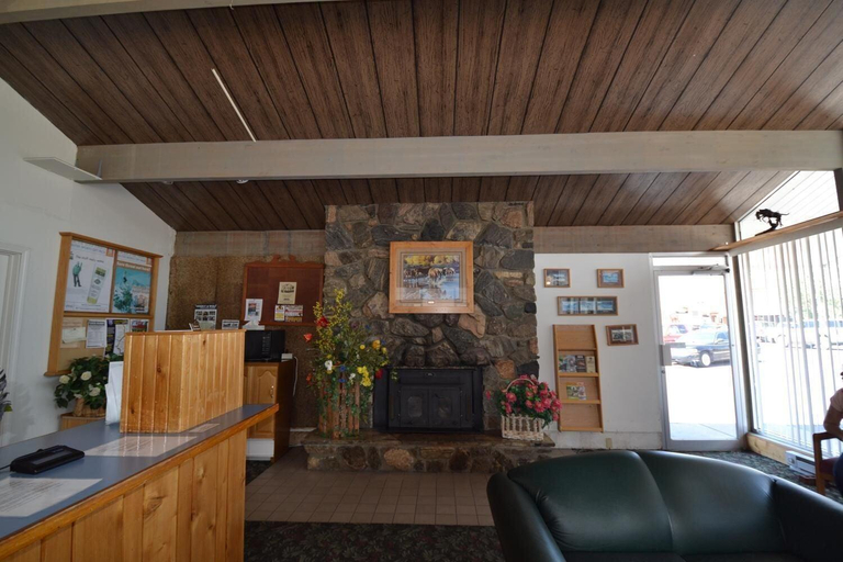 Public Area 5, Dude/Roundup Motel, Gallatin