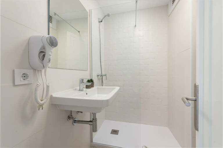 Bathroom 3, Talamanca, Baleares