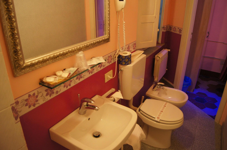 Bathroom 4, B & B La Mimosa, Lucca