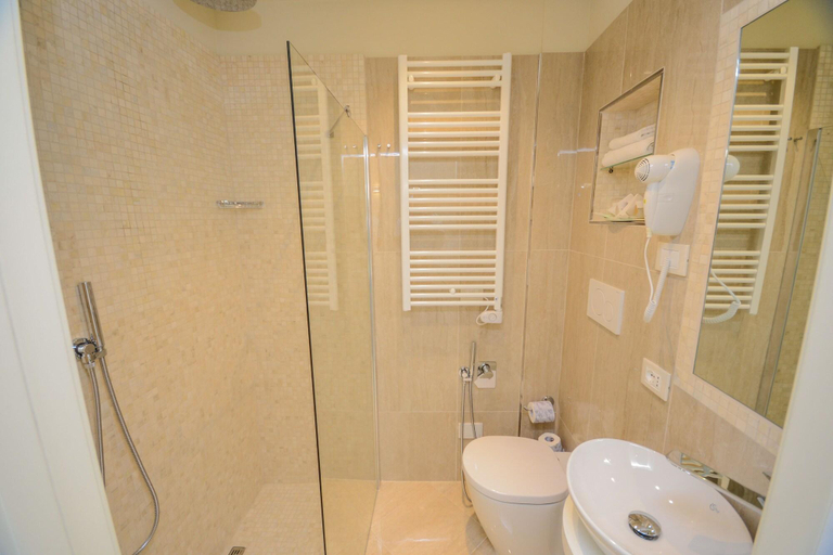 Bathroom 4, Villaggio Turistico Villa Garuti, Brescia