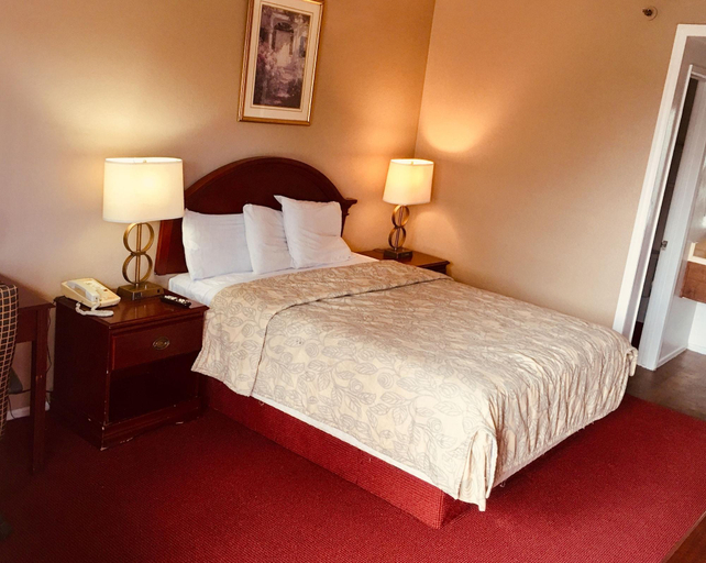 Bedroom 3, Days Inn by Wyndham Victorville/Hesperia I-15 & P, San Bernardino