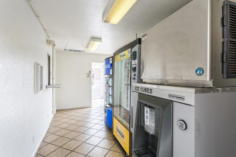 Others 5, Motel 6 Albuquerque Northeast, Bernalillo