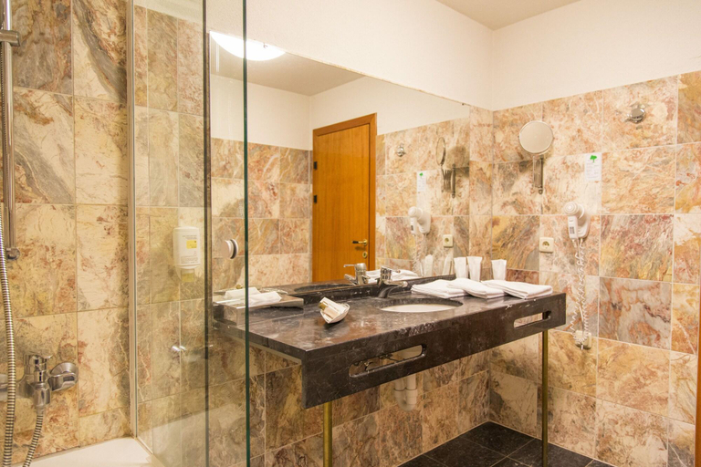 Bathroom 4, Parkhotel am Großen Teich, Altenburger Land