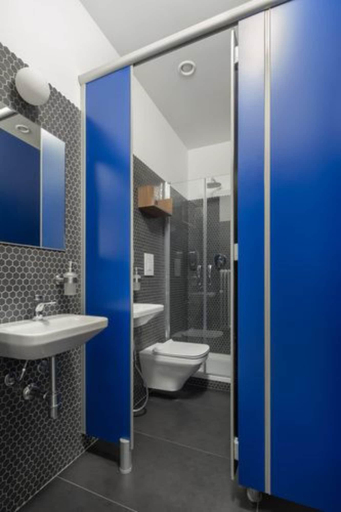 Bathroom 4, Babila Hostel, Milano