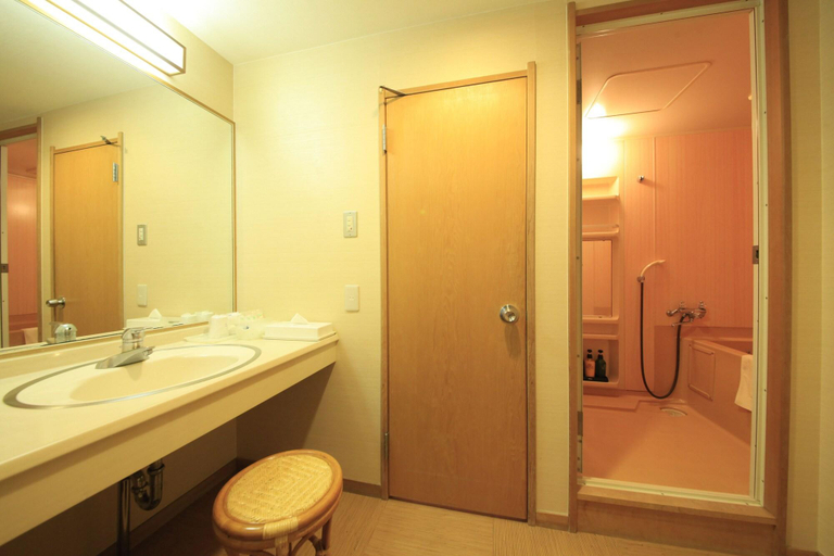 Bathroom 5, Ryotei Hanayura Ryokan, Noboribetsu
