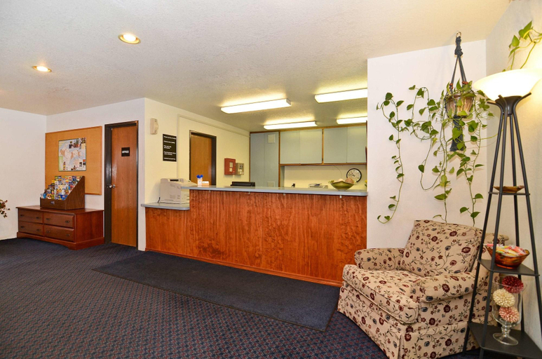 Public Area 2, Baymont by Wyndham Sault Ste Marie MI, Chippewa