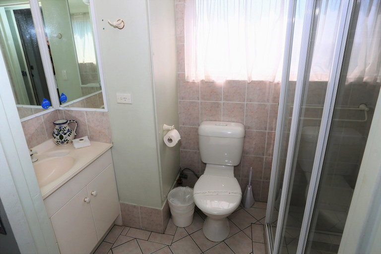 Bathroom, Equinox Sun Resort, Gold Coast