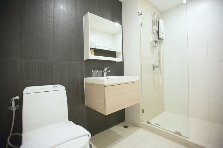 Bathroom 5, Park 19 Hotel, Wattana