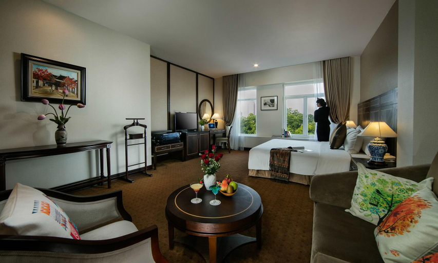 Bedroom 3, Zephyr(!), Hoàn Kiếm