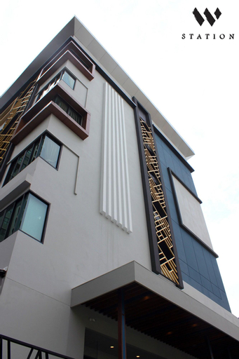 Exterior & Views 25