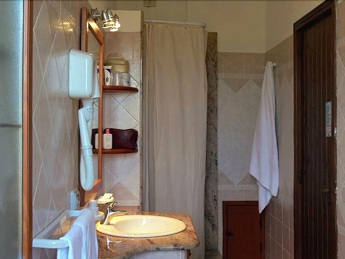 Bathroom 5, Villaggio La Pizzuta, Vibo Valentia