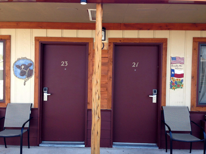 Public Area 3, Americas Best Value Inn The Legends Inn, Kimble