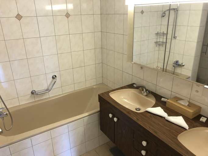 Bathroom 4, Catrina Hotel, Surselva