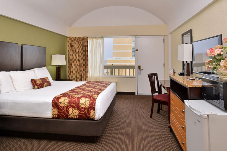 Bedroom 4, Surestay By Bw Virginia Beach Royal Clipper, Virginia Beach