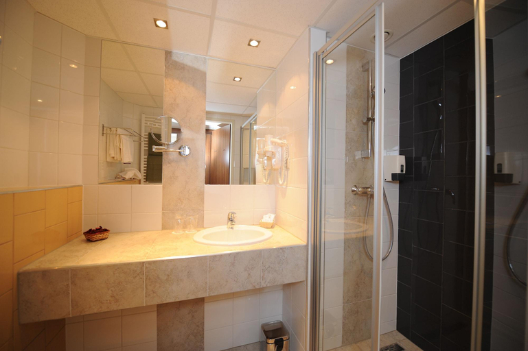 Bathroom 5, Hunguest Forras, Szeged