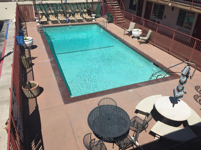 Sport & Beauty 5, Days Inn by Wyndham Victorville/Hesperia I-15 & P, San Bernardino