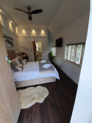 Bedroom 3, Old Thatch Bambers Green, Essex