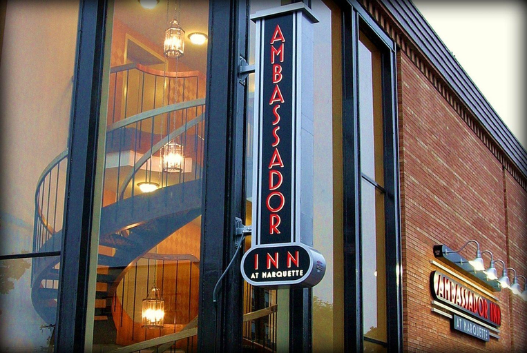 Public Area 3, Ramada by Wyndham Milwaukee, Milwaukee