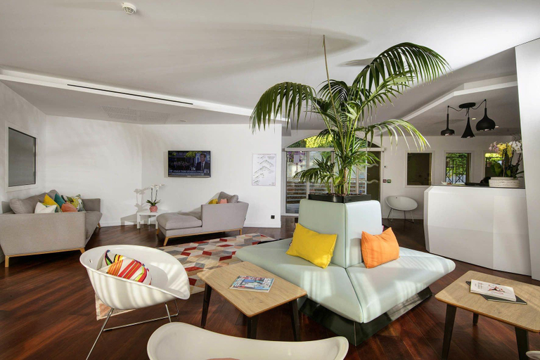 Public Area 3, Adonis Mougins, Alpes-Maritimes