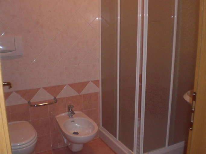 Bathroom 5, Hotel Panorama, Trento