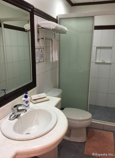 Bathroom 4, Soledad Suites, Tagbilaran City
