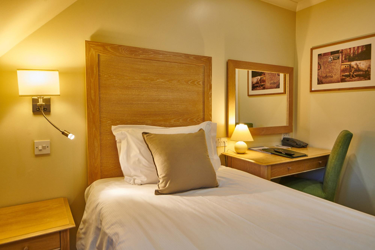 Bedroom 3, County Hotel, Essex