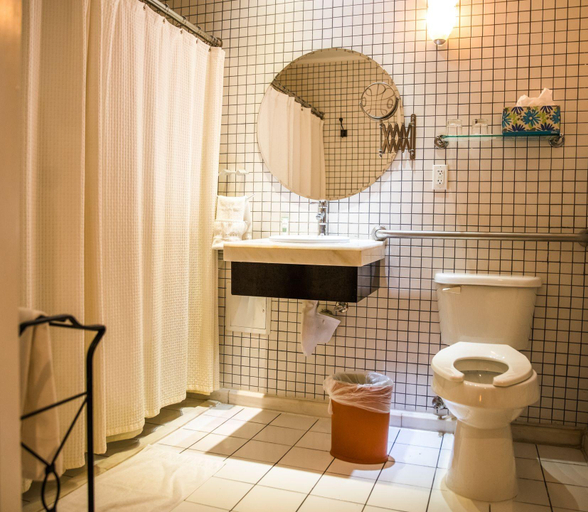 Bathroom 4, Cadet, Miami-Dade