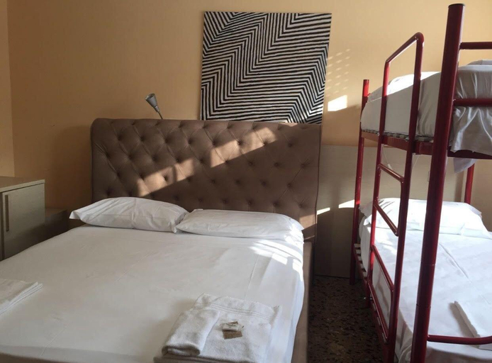 Bedroom 3, Colombo Hotel & Hostel For Backpackers, Venezia