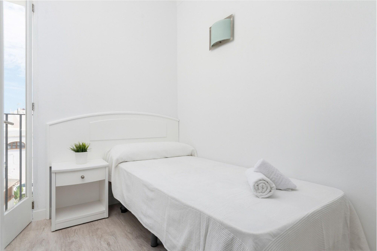 Bathroom 5, Talamanca, Baleares
