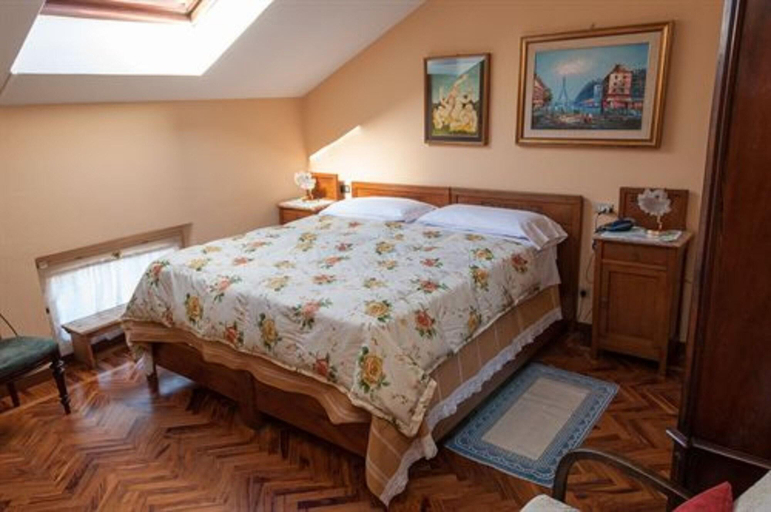 Bedroom 3, Hotel Olivedo, Lecco