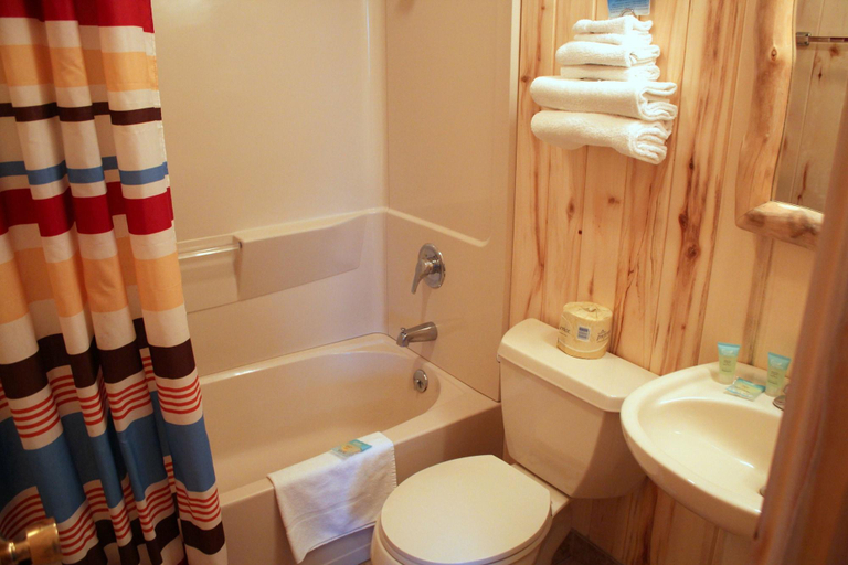 Bathroom 4, Spirit Lake Lodge, Grand