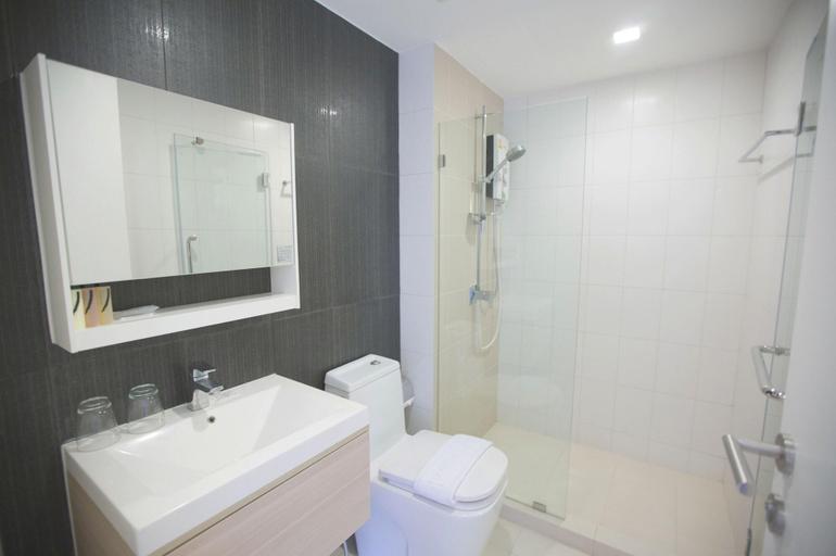 Bathroom 5, Park 19 Hotel, Wattana