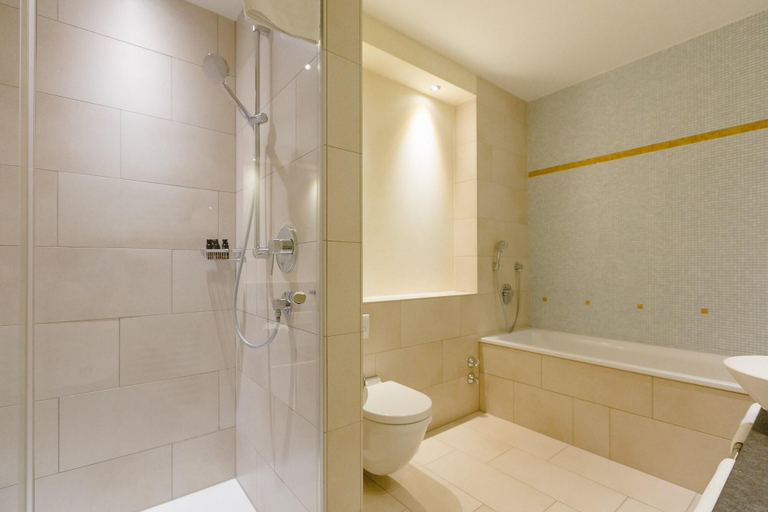 Bathroom 4, Suitenhotel Aqua Aurelia, Baden-Baden