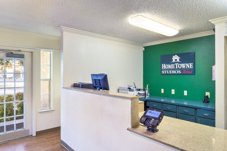 Public Area 2, HomeTowne Studios By Red Roof Dallas - North Addison/ Tollway, Dallas