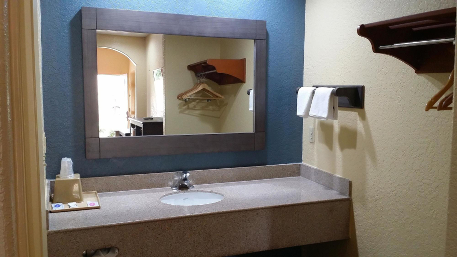 Bathroom 4, Americas Best Value Inn Suites Northeast Houston, Houston