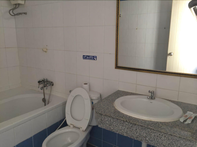 Bathroom 5, Asia Residence 14 Bangkapi, Bang Kapi