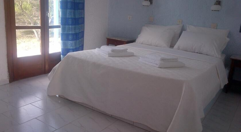 Bedroom 3, Poseidon Blue Gastronomy Hotel, South Aegean