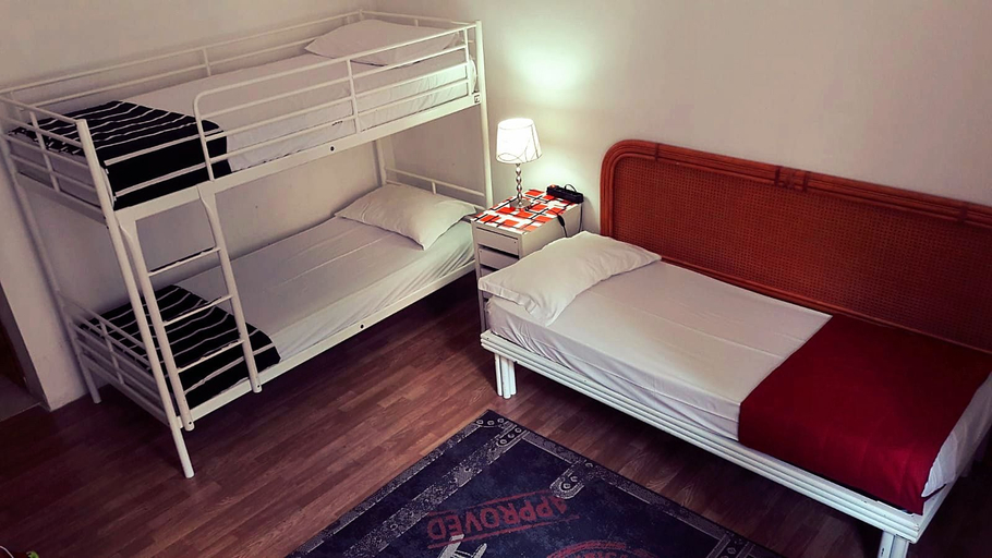 Bedroom 3, Roman Place, Rome