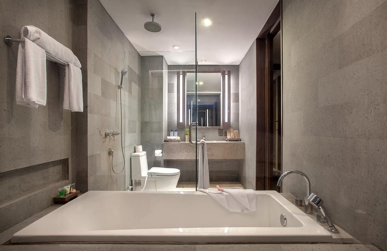 Bathroom 18