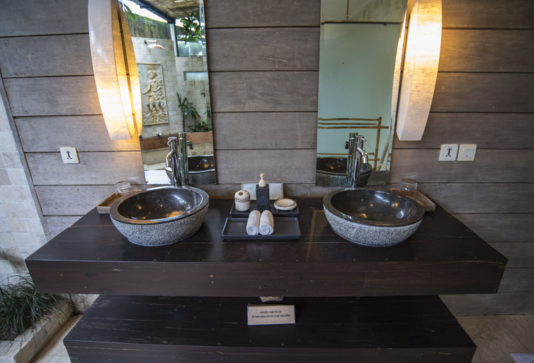 Bathroom 4