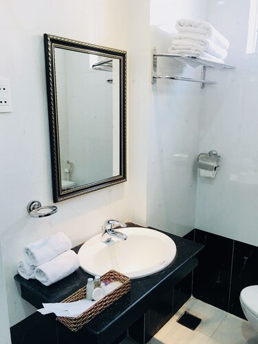 Family Hotel, Sơn Trà