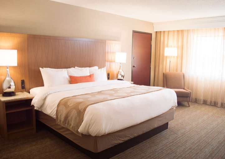 Bedroom 3, Radisson Hotel Detroit Farmington Hills, Oakland