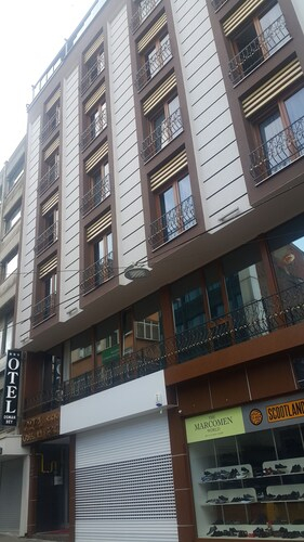 Osman Bey Otel, Merkez